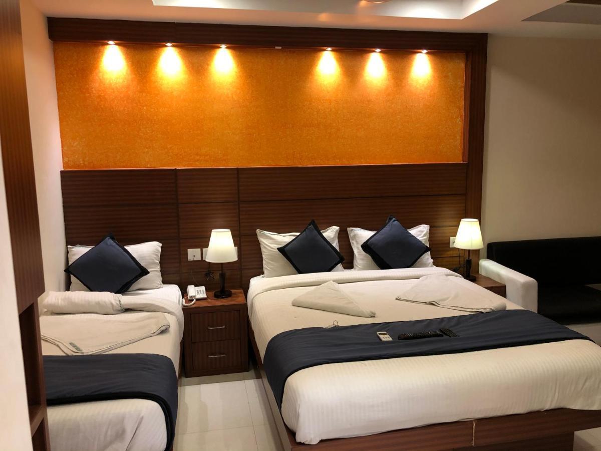 Hotel Spark Residency Csennai Kültér fotó